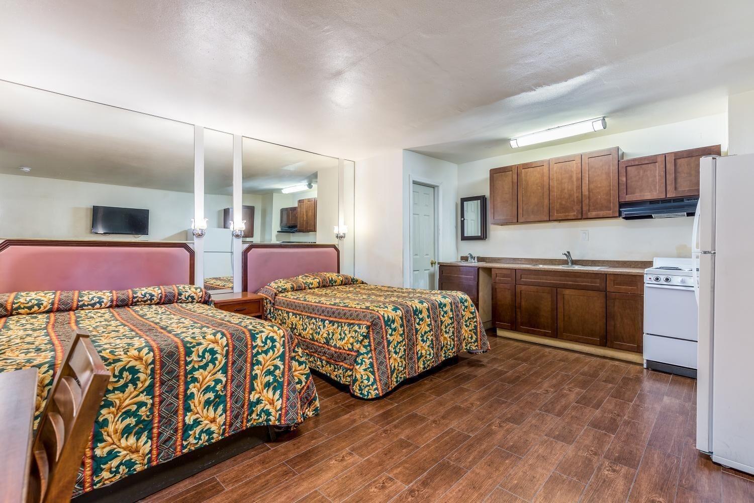 Colonial Pool & Spa Motel Long Beach Exterior photo