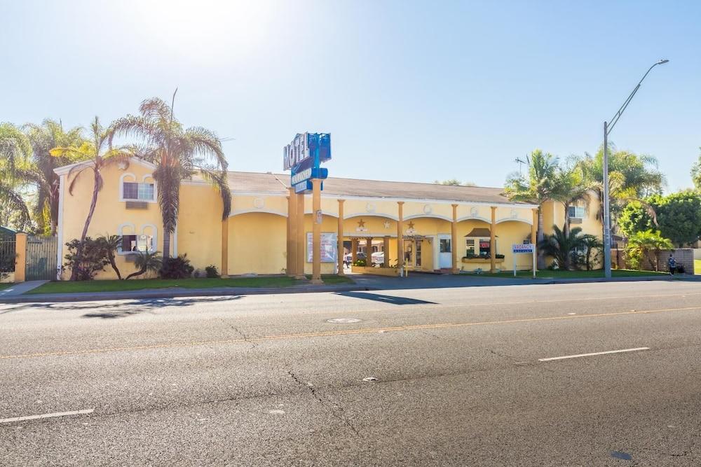 Colonial Pool & Spa Motel Long Beach Exterior photo